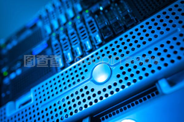 網(wǎng)絡(luò)服務(wù)器與云計算裝備 技術(shù)賦能與融合服務(wù)新篇章